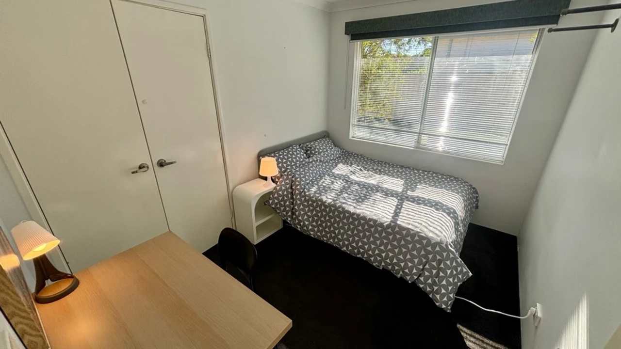 Room in a share house