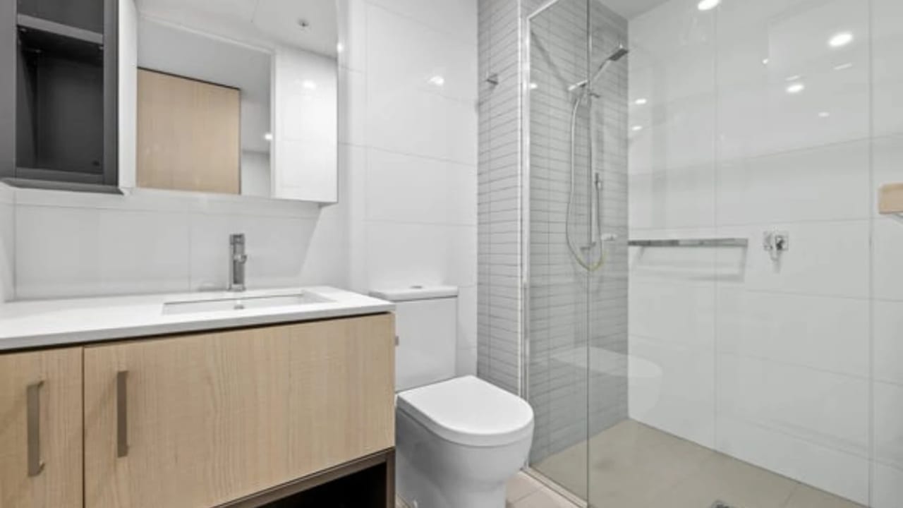 Unfurnished room with own bathroom