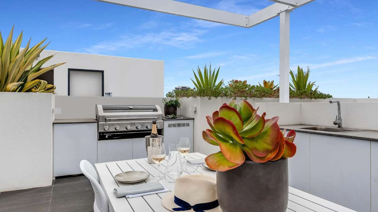 Whole property with 2 rooms for rent