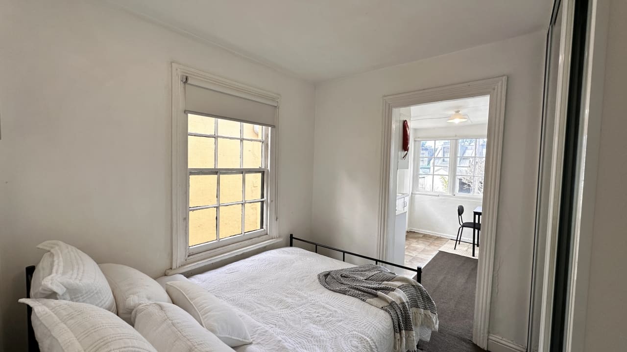 Furnished room studio flat for rent