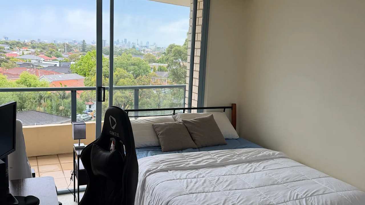 Furnished room with own bathroom