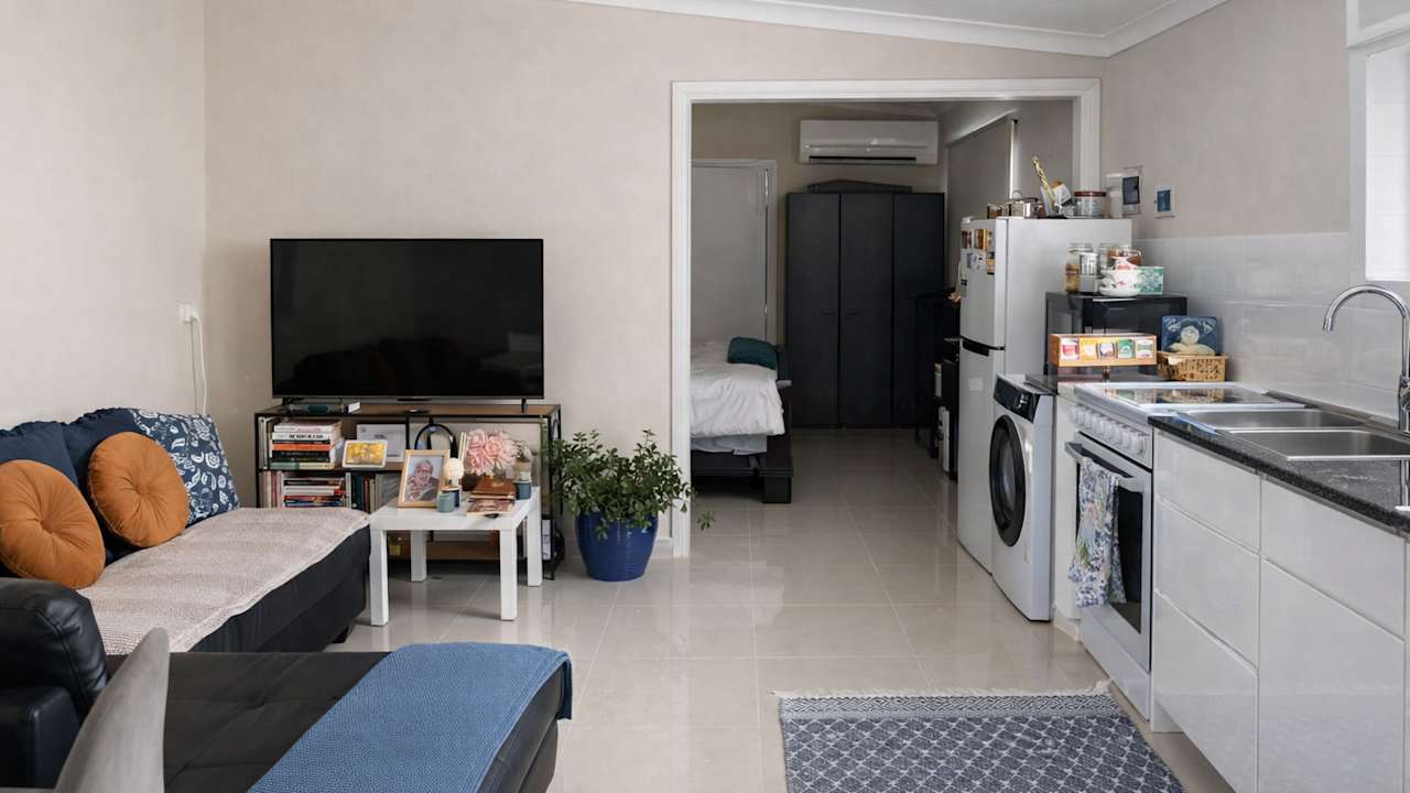 Furnished room granny flat for rent