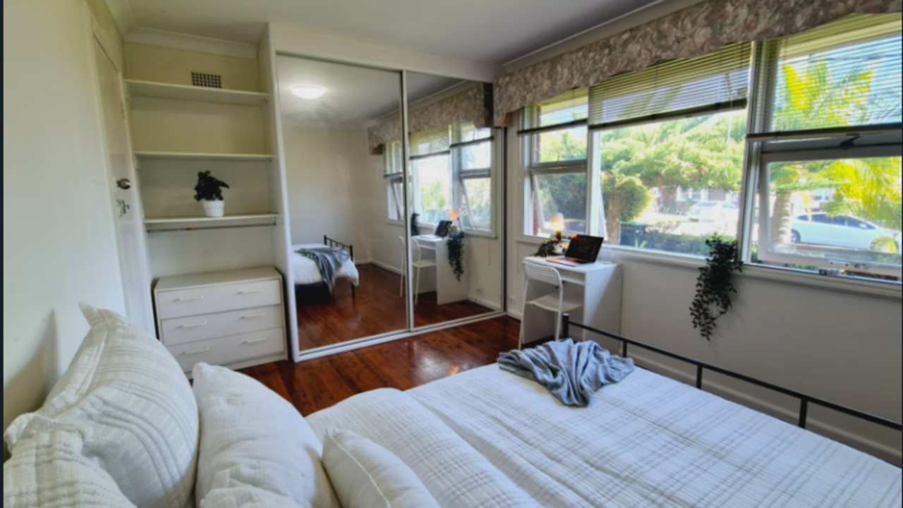 Furnished room in a share house