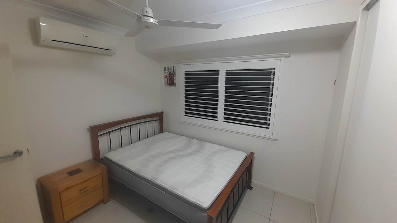 Room in a share house