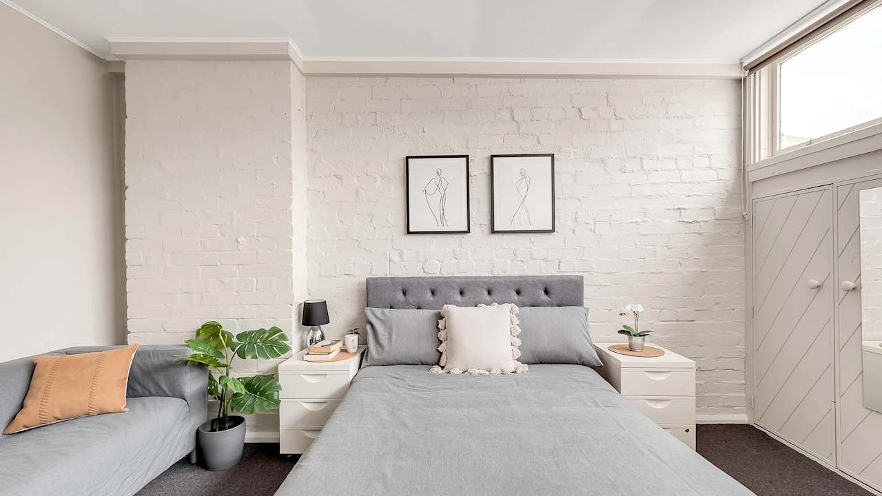 Furnished room in a share house