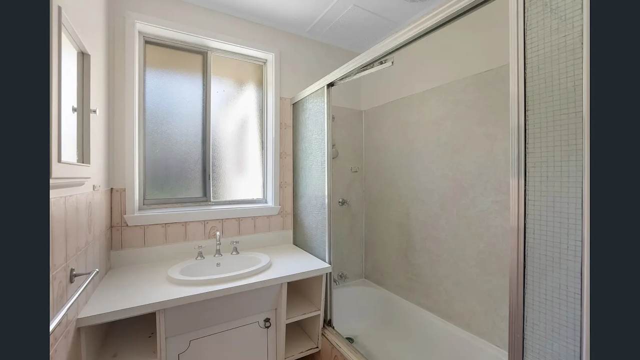 Unfurnished room in a share house