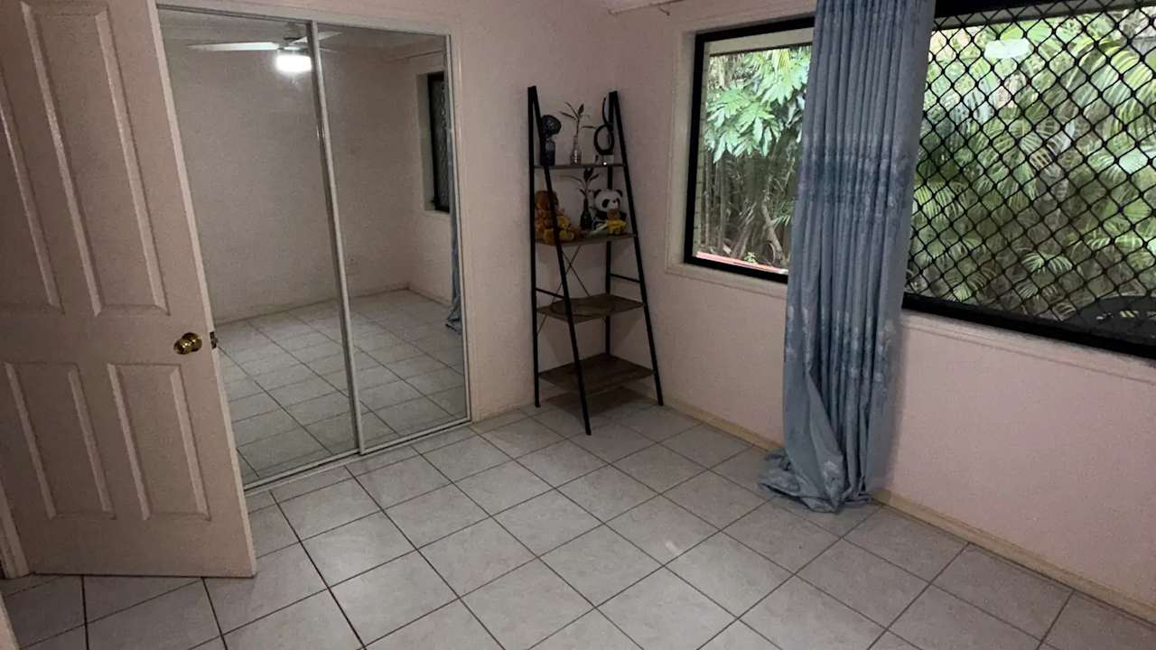 Unfurnished room in a share house