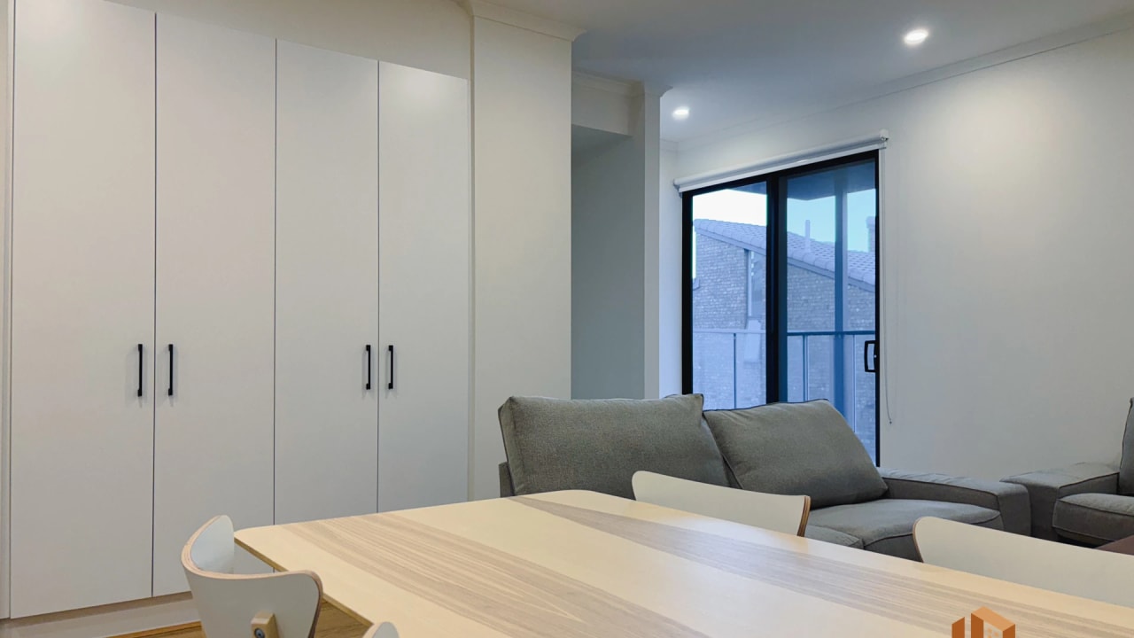Furnished room with ensuite in a flatshare