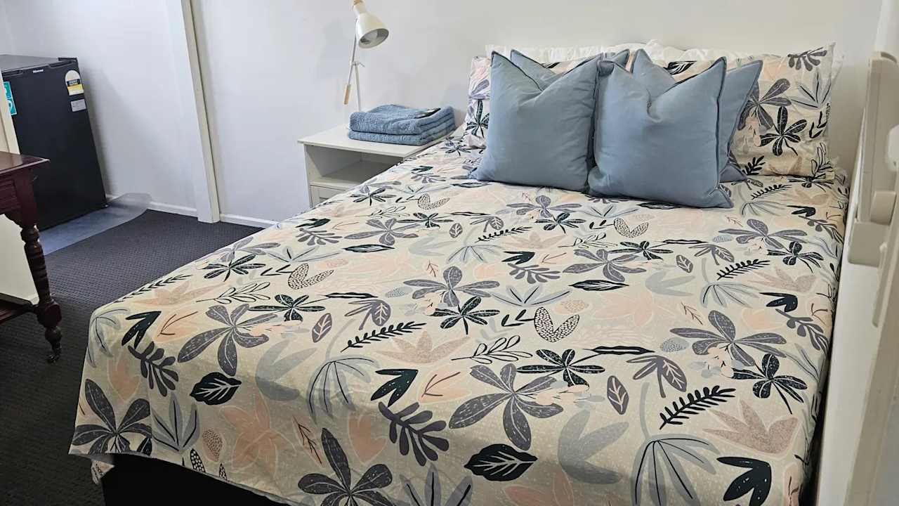 Room in a share house
