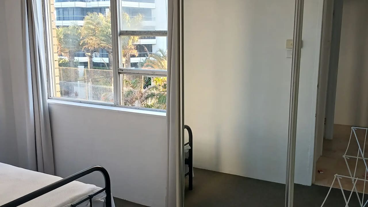 Furnished room in a flatshare