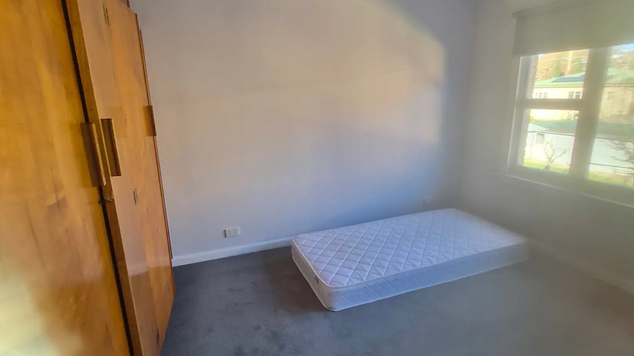 Room in a share house