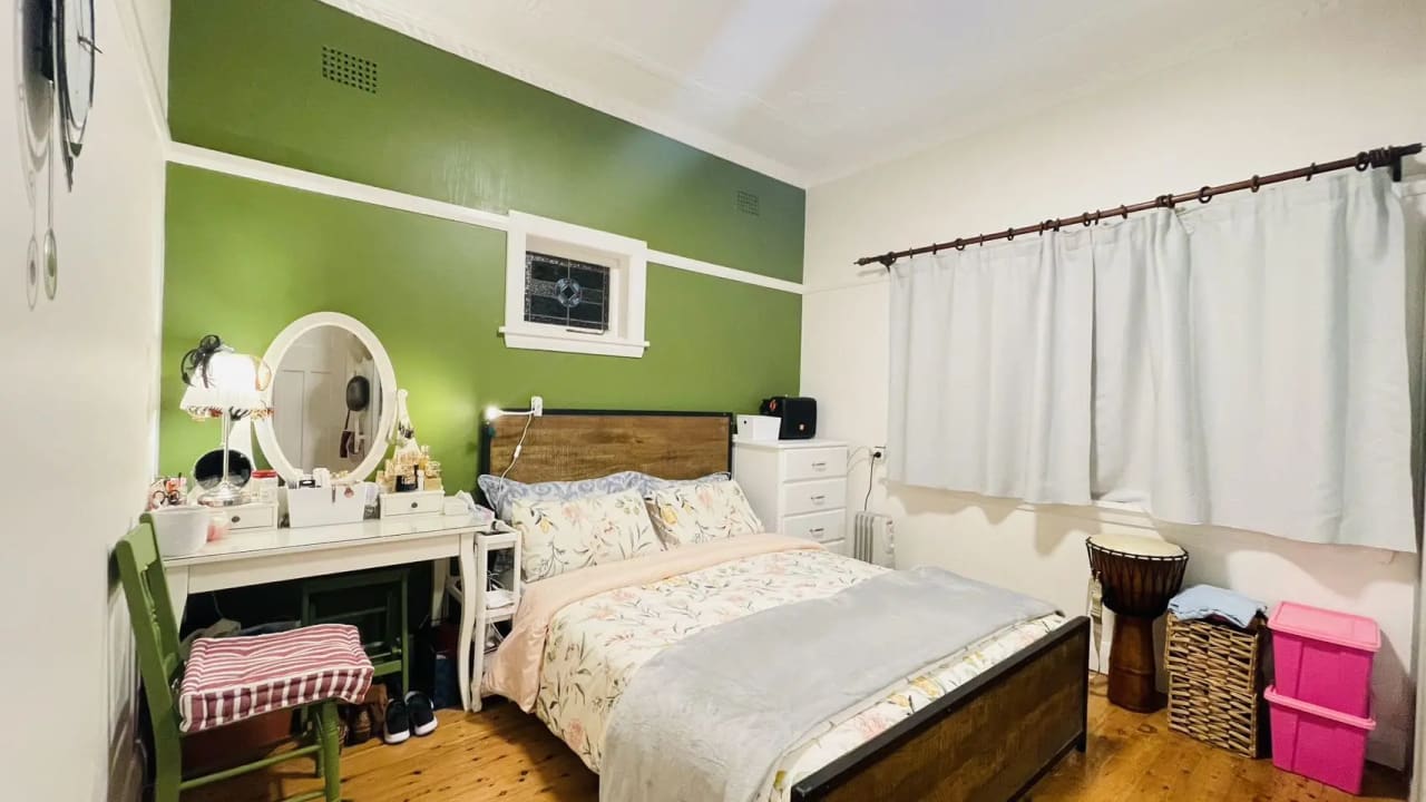 Furnished room in a share house