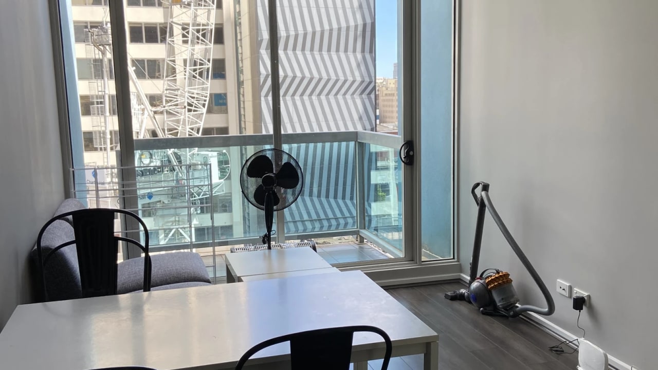 Furnished room in a flatshare