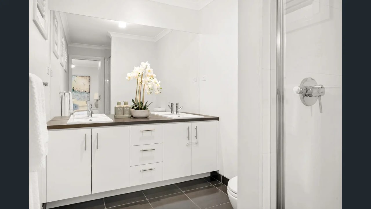 Furnished room with ensuite in a share house