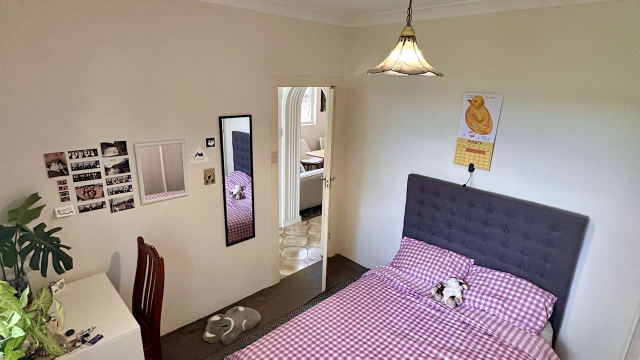 Room in a share house