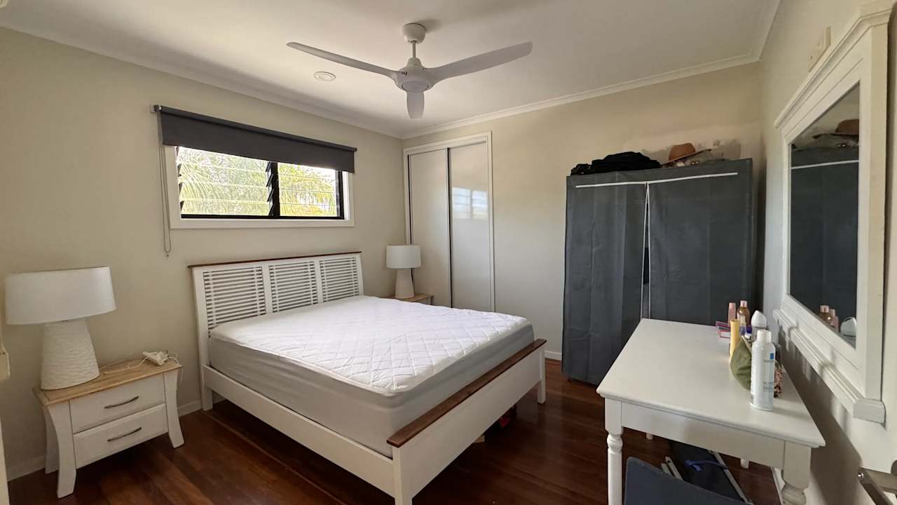 Furnished room in a share house