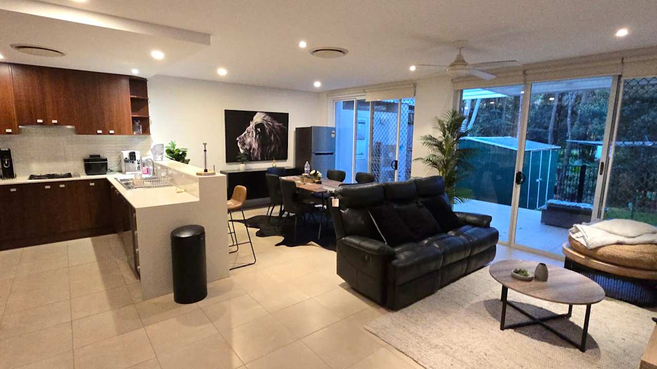 Furnished room in a share house