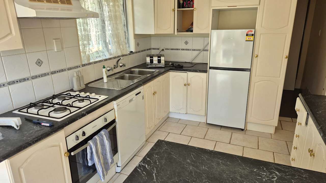 Whole property with 3 rooms for rent