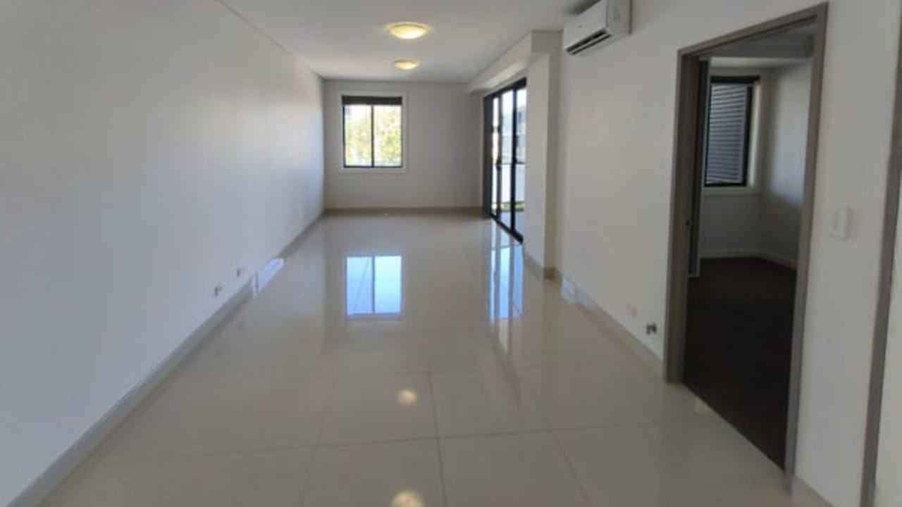 Unfurnished room with ensuite in a flatshare