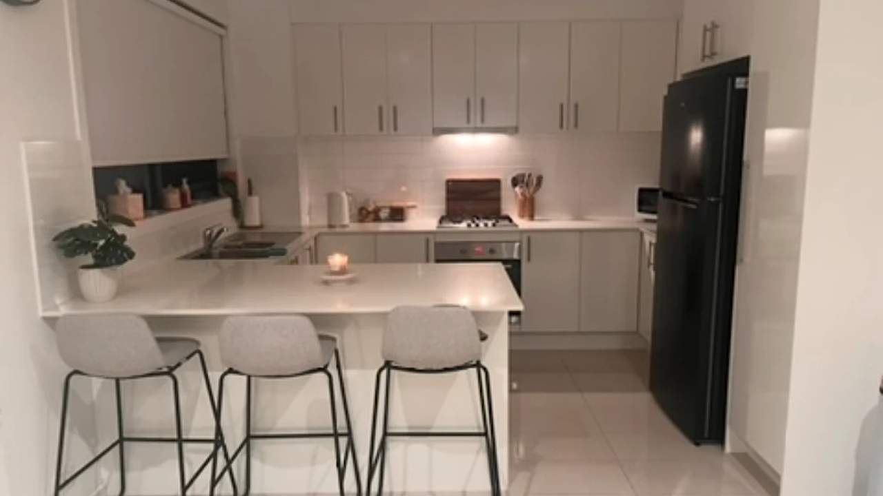 Furnished room in a share house