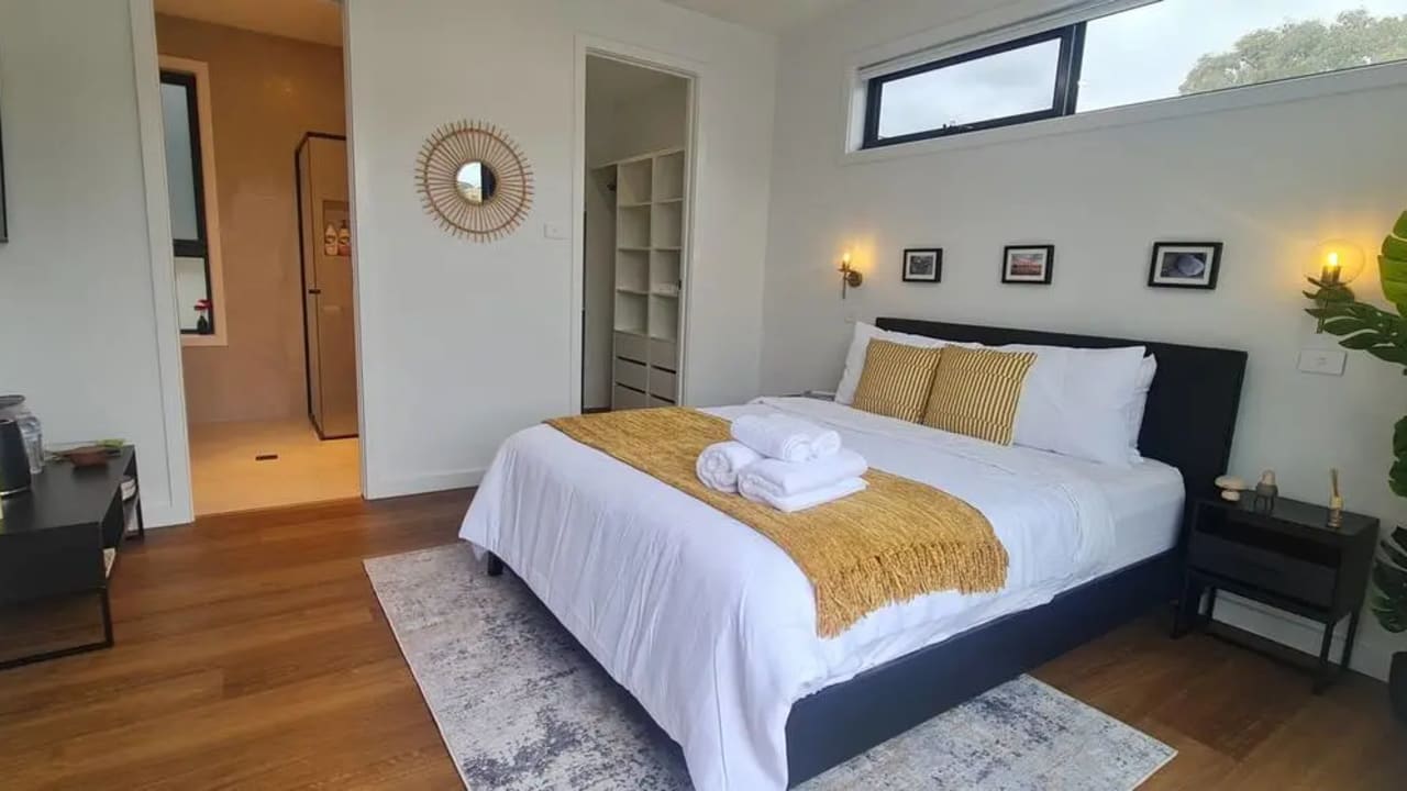 Room with ensuite in a share house