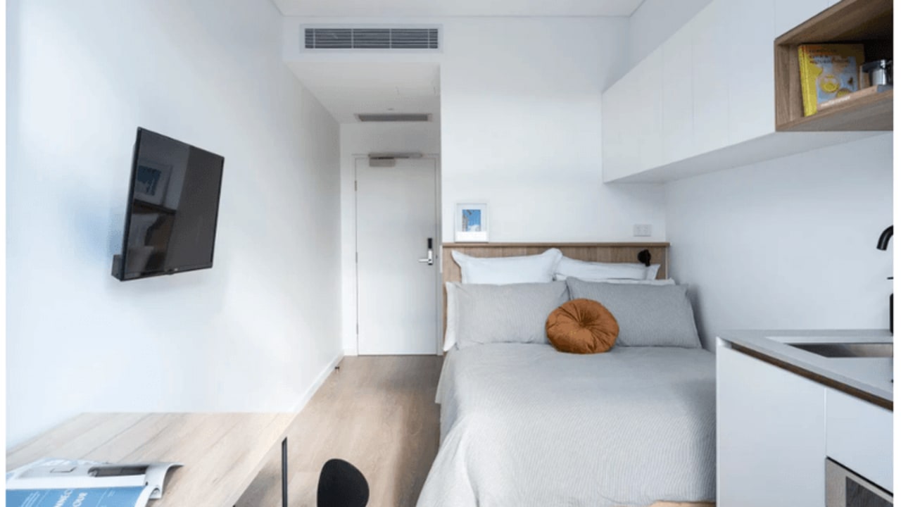 Furnished room studio flat for rent