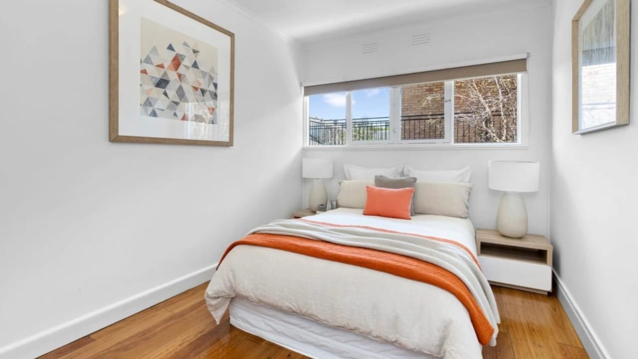 Unfurnished room in a flatshare