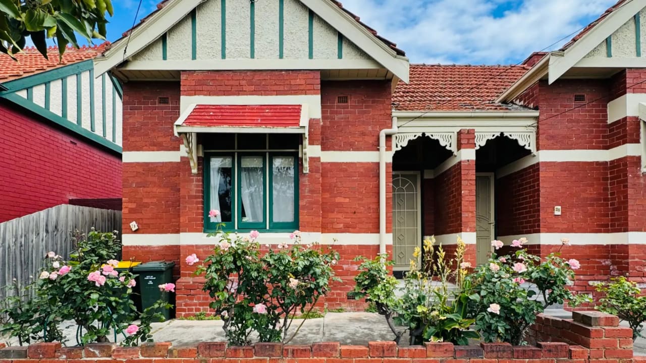 Whole property with 3 rooms for rent