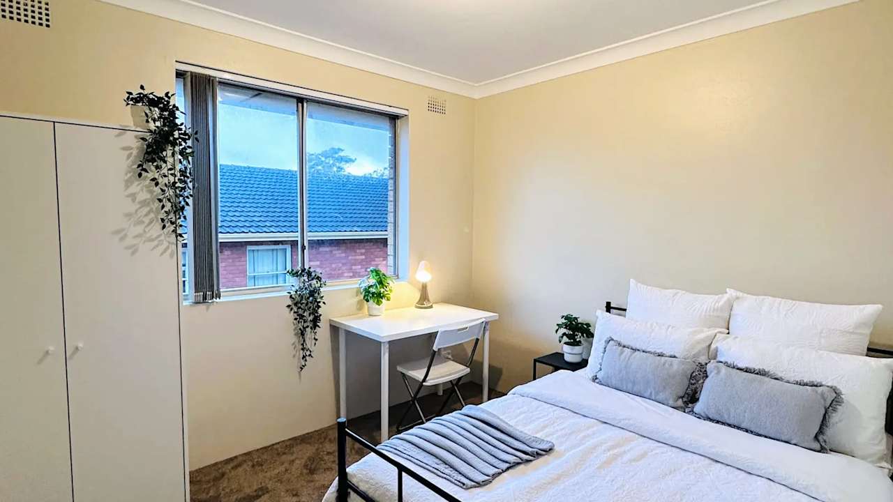 Furnished room in a share house