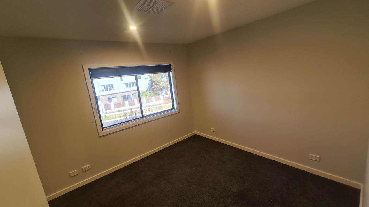 Unfurnished room in a flatshare