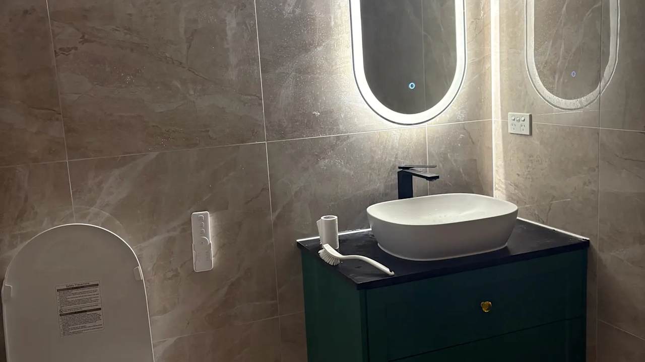Furnished room in a share house