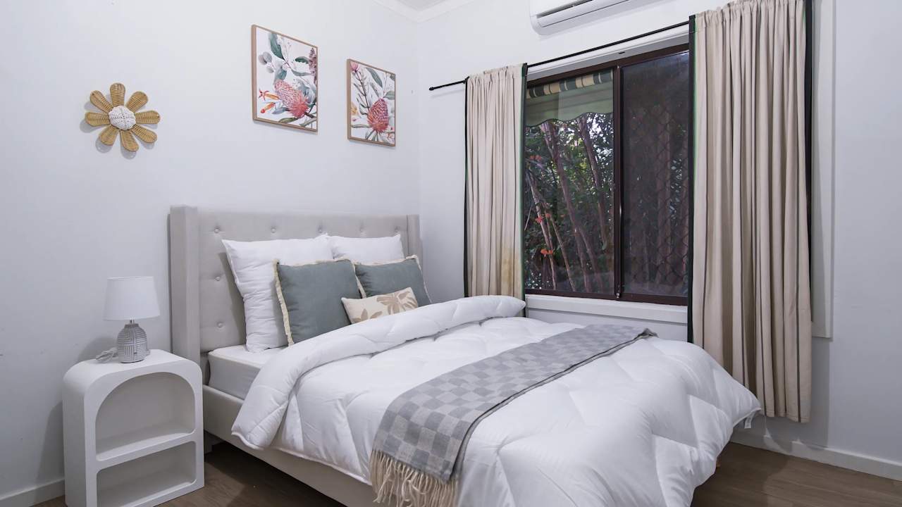 Furnished room in a share house