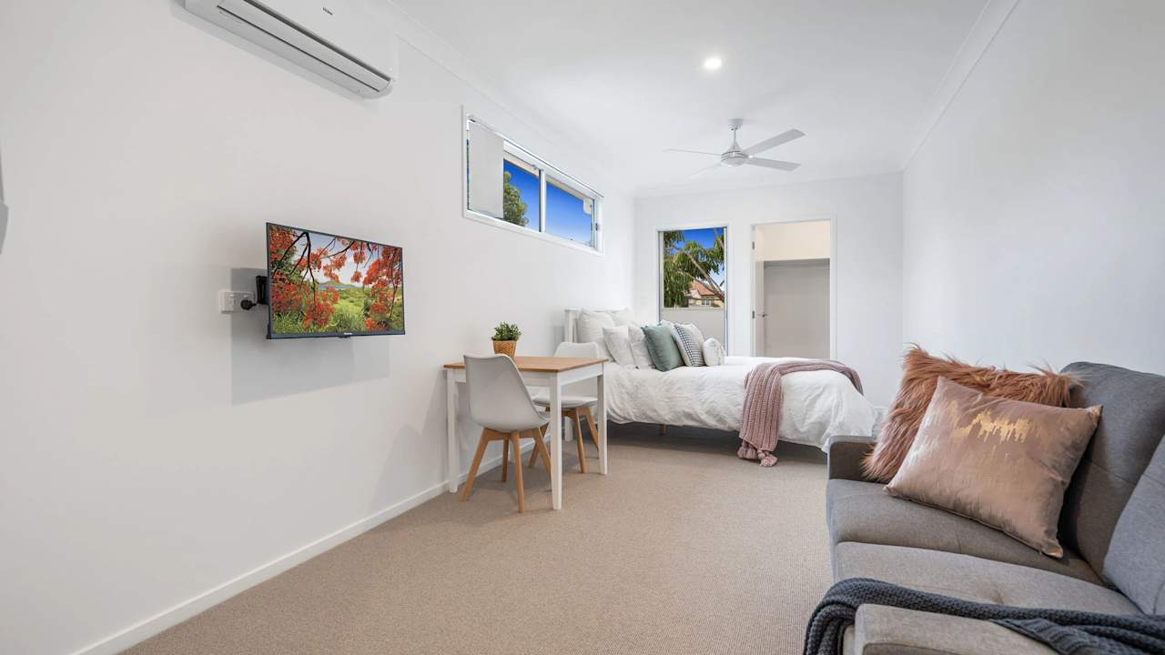 Furnished room studio flat for rent