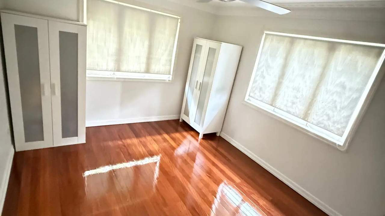 Room in a share house