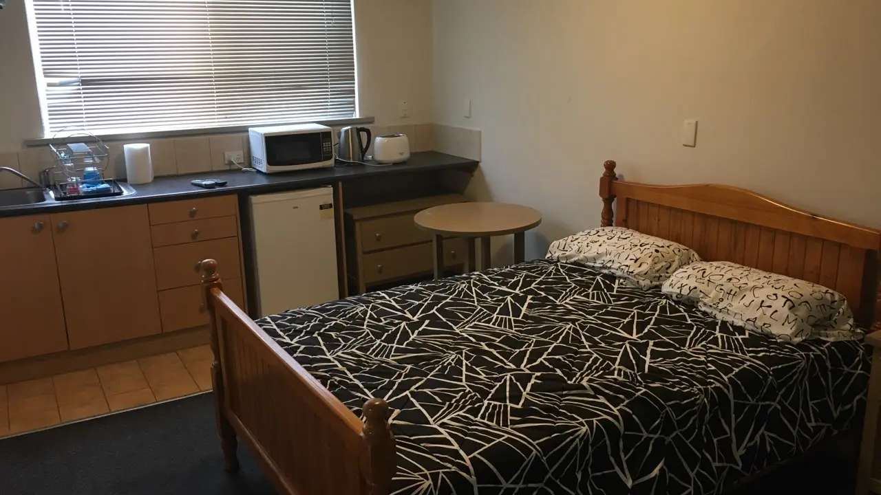 Furnished room studio flat for rent