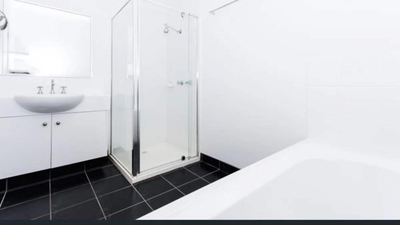 Unfurnished room in a flatshare