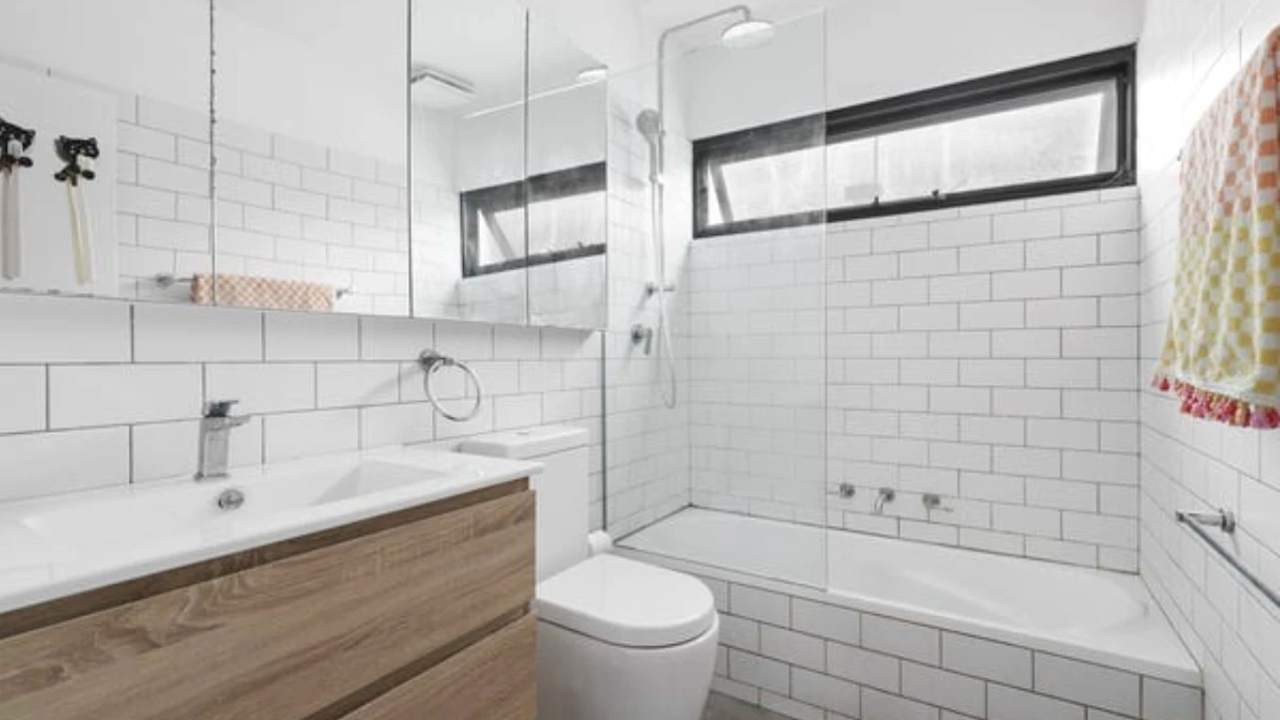 Unfurnished room in a share house