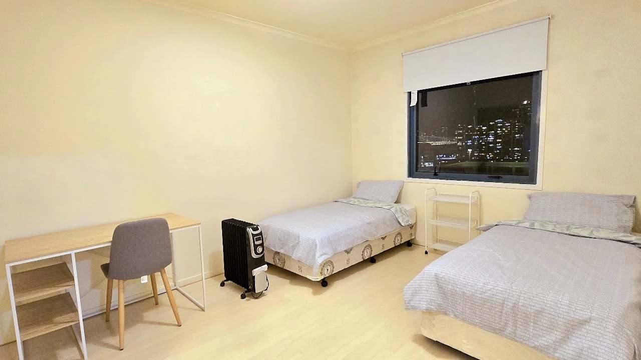 Furnished room in a flatshare