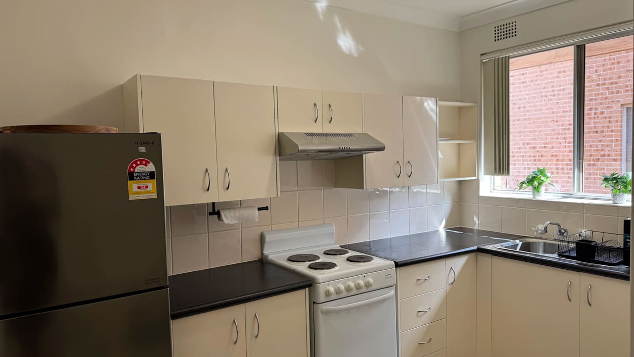 Furnished room in a flatshare