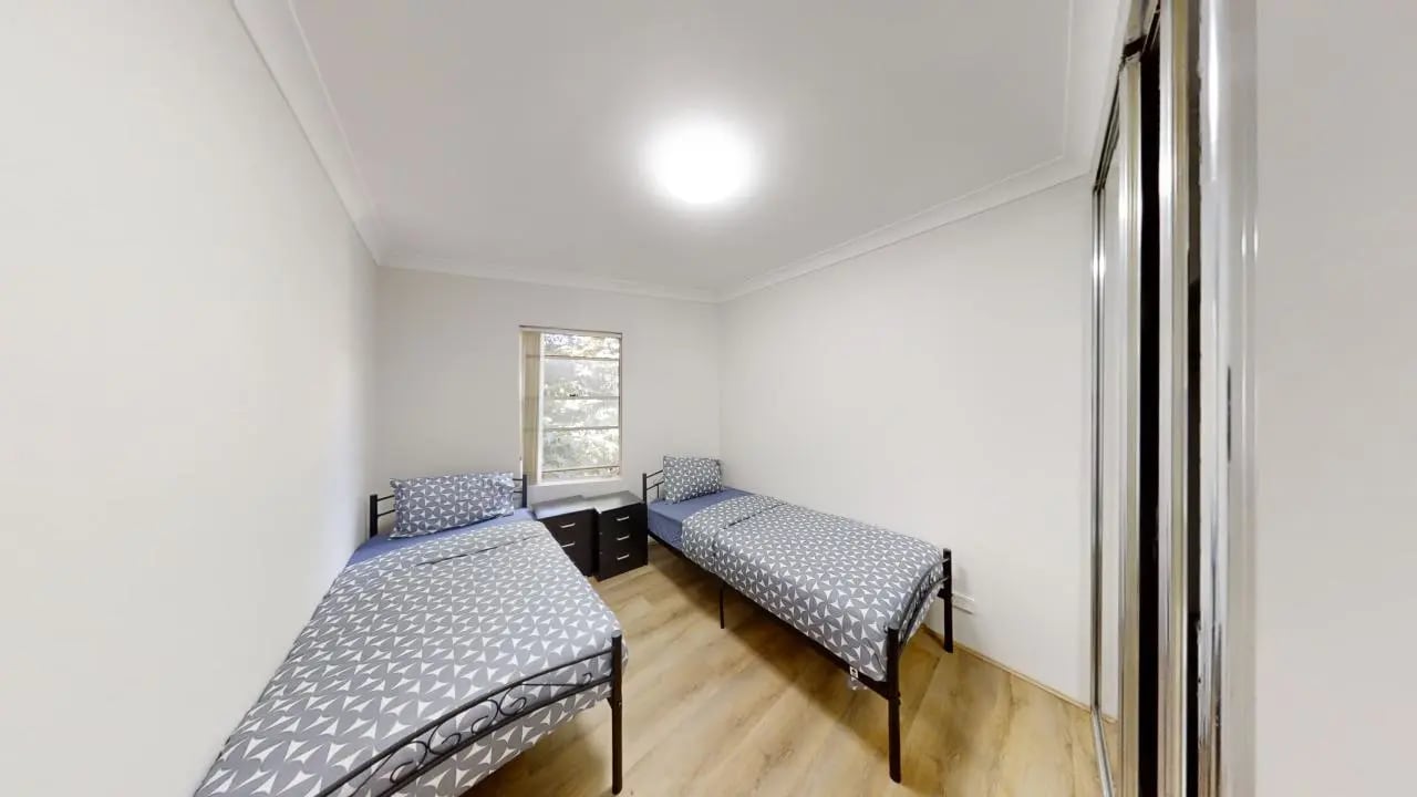 Furnished room in a flatshare