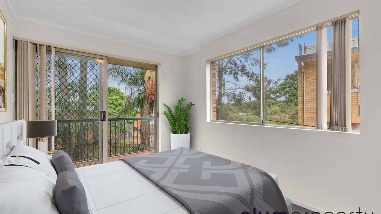 Unfurnished room with own bathroom