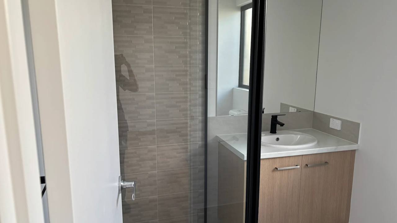 Room in a share house