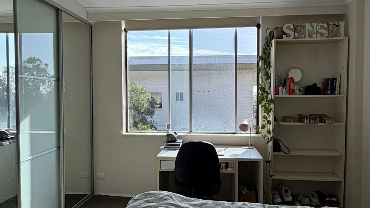 Furnished room in a flatshare