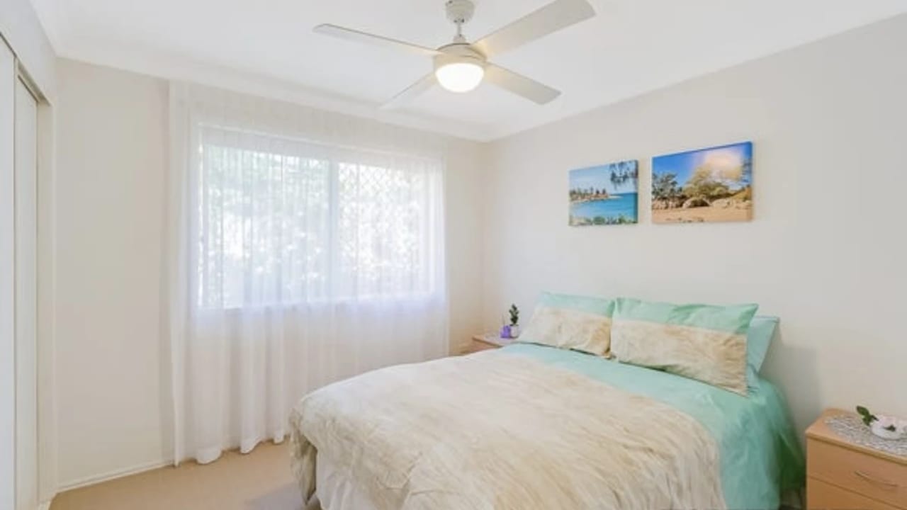 Room in a share house