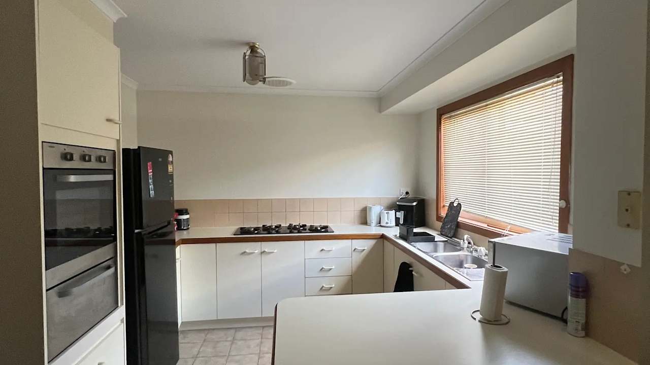 Room in a share house