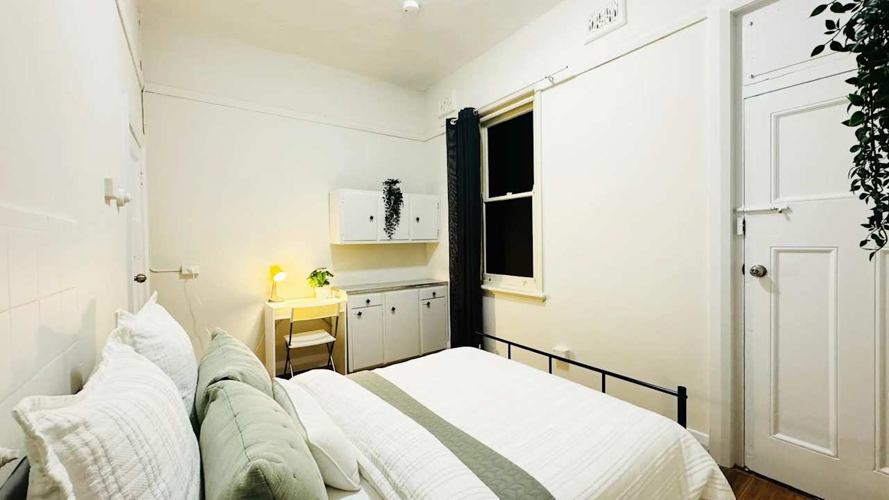 Furnished room in a share house