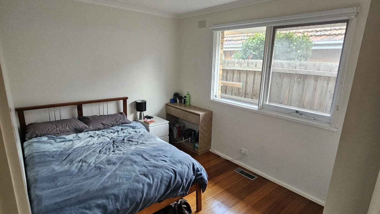 Room in a share house