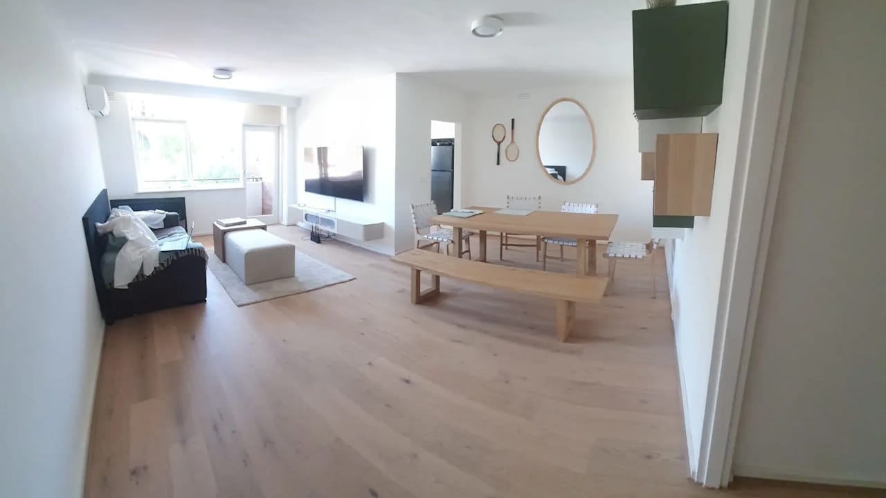Furnished room in a flatshare