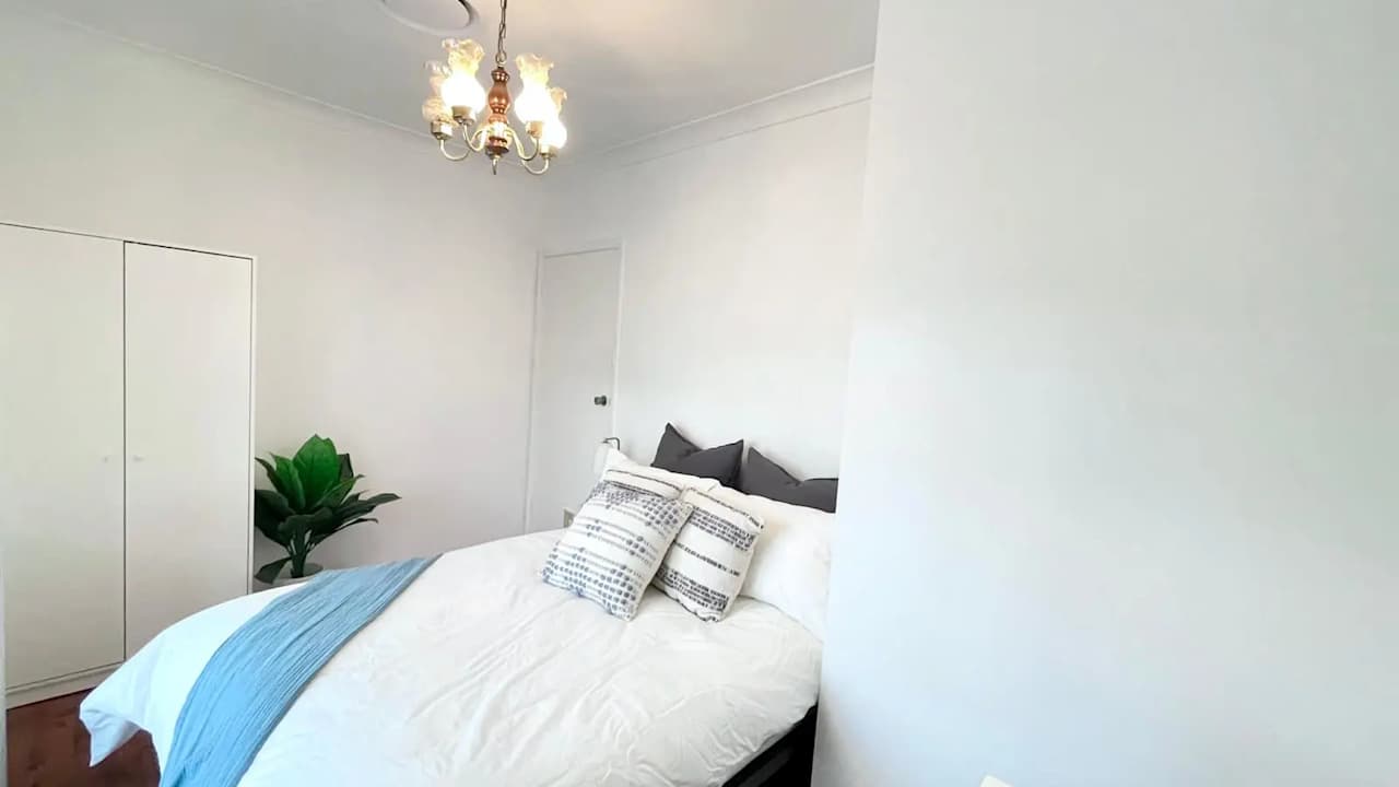 Room in a share house