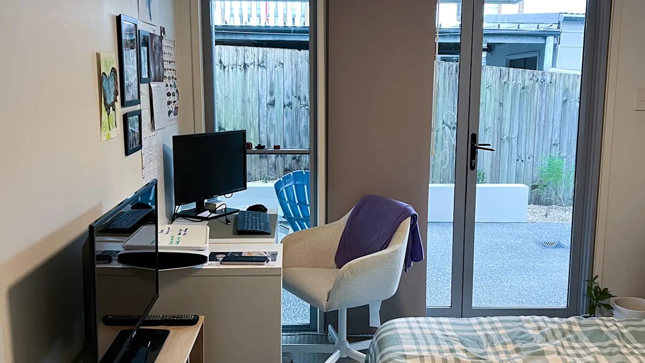 Room in a share house